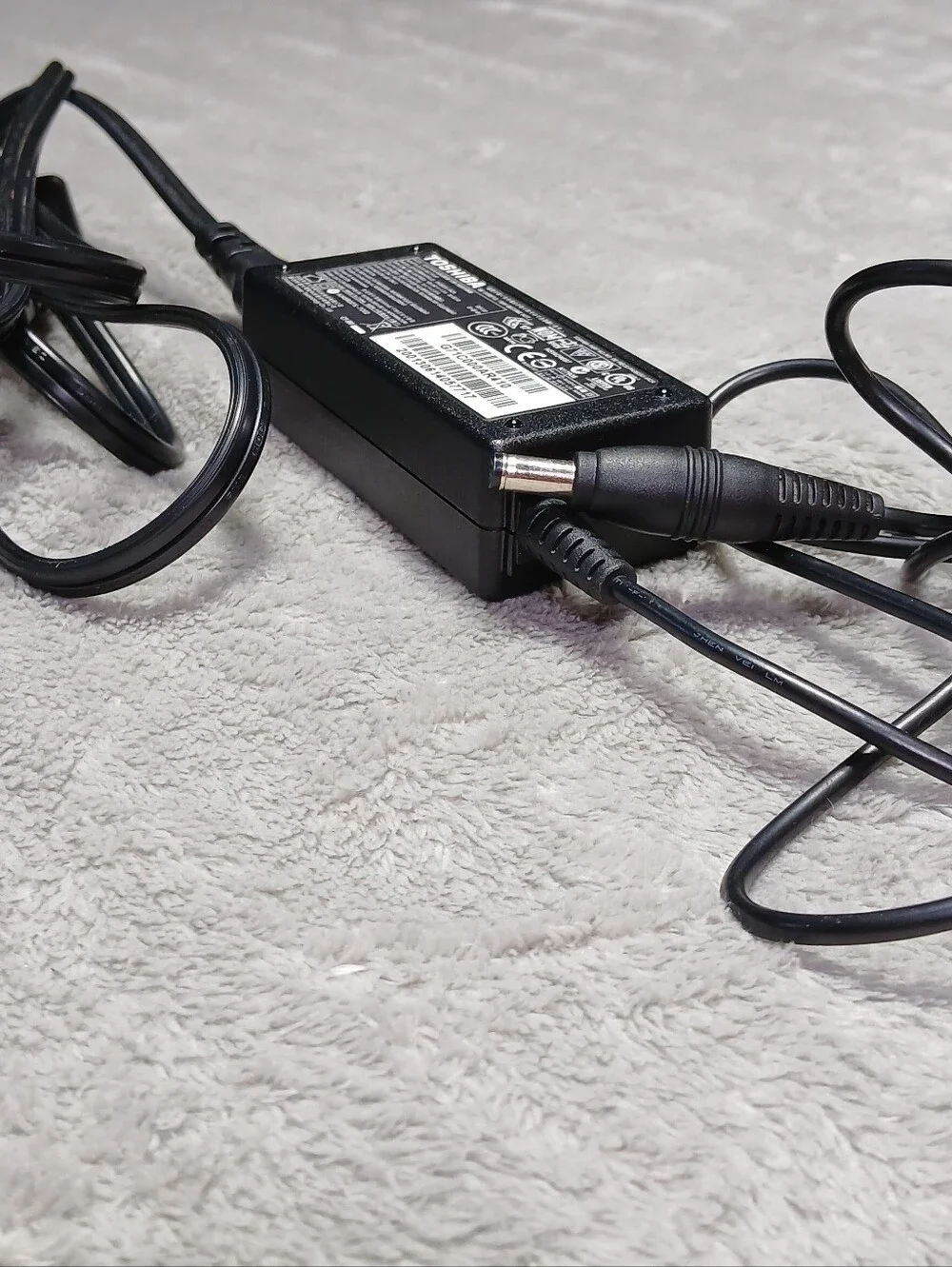 Genuine Toshiba Laptop Charger PA3822U-1ACA 19V 45W AC Power Adapter Cord Tech
